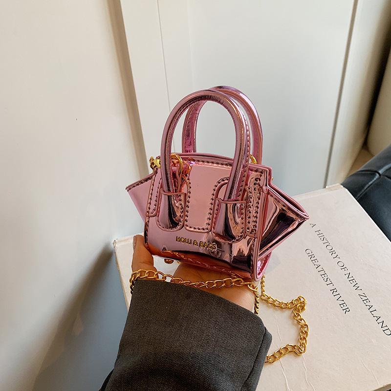 Trendige Mini-Kopfhörertasche  – Embroidery Bag Bewertung und Preis