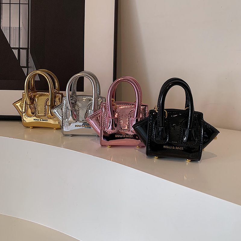 Trendige Mini-Kopfhörertasche  – Embroidery Bag Bewertung und Preis